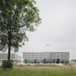 Auf einem 26 ha großen Grundstück der Flughafen München GmbH entsteht ein Innovationszentrum. Ein Teil davon ist das LAB48 von Auer Weber.