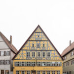 In Dinkelsbühl hat noa* gleich mehreren historischen, charakterstarken Gebäuden ein gemeinsames Gesicht gegeben: Hotel Goldene Rose.