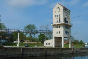Ehemaliger Verladeturm im Hafen Groß Neuendorf