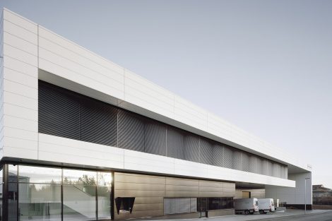 Logistikzentrum Mercedes-AMG