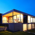 Flexible Grundrissgestaltung und ein zukunftsgewandtes Energiekonzept zeichnet das Wohnhaus in Dießen aus.