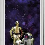 Die vier Dekore der „Star Wars & VELUX Galactic Night Collection“ zeigen Darth Vader, den Todesstern, Kylo Ren und die drei Droiden R2-D2, C-3PO und BB-8 (von links nach rechts). Die Designs variieren leicht, da jedes Dekor speziell auf die jeweilige Fens