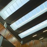 Mit Velux Modular Skylights lassen sich großflächige Tageslichtlösungen in flachen und flach geneigten Dächern realisieren. Die komplett vorgefertigten Module versprechen nicht nur hohe Qualität und ansprechendes Design, sondern auch einfache Planung und