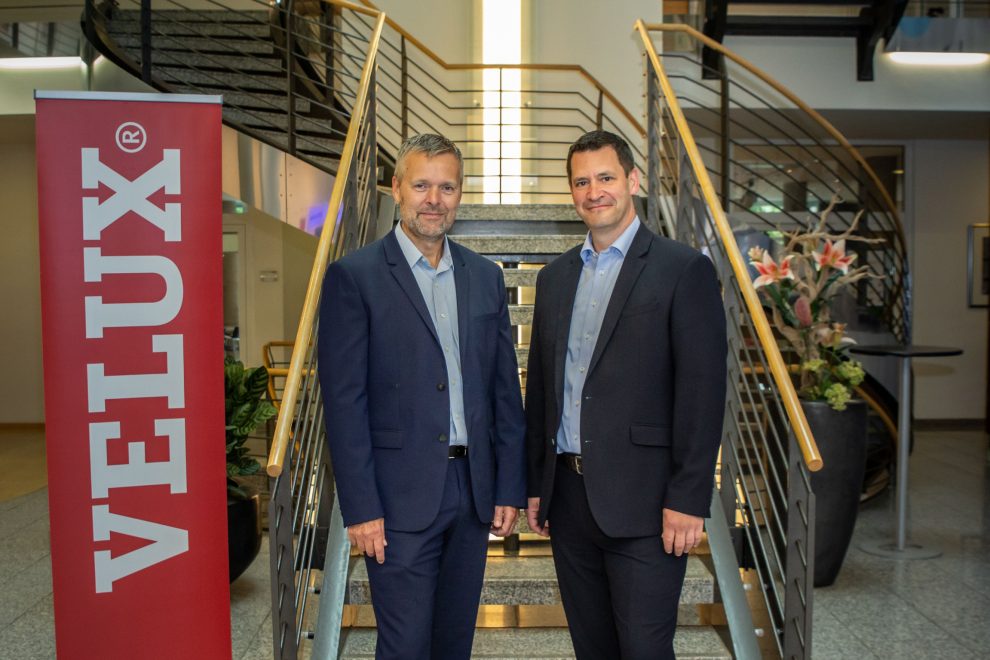 Jacob Madsen (links) wird neuer Geschäftsführer von VELUX Deutschland. Felix Egger (rechts) widmet sich wieder voll und ganz seinen Aufgaben als Geschäftsführer der VELUX Schweiz AG.
