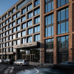 Neubau des Hotels AMANO East Side und eines Bürogebäudes mit Tiefgarage von TCHOBAN VOSS Architekten
