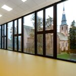 Klassenraum: Neue Bodenbeläge Gerflor Grundschule De Sprong, Belgien