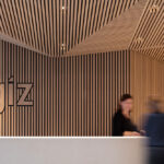 LEPEL & LEPEL ergänzt den DGNB-Gold-zertifizierten GIZ Campus mit einem intelligenten Arbeitsplatzkonzept und natürlichen Materialien.