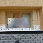 Schnell gesteckt: Zeh Häuser in Dübelholzbauweise Wand-Bodenverbinder für Häuser in Möbelqualität