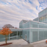 Das Architektur- und Designbüro Evolution Design hat die Innenausstattung des Learning Centers SQUARE der Uni St. Gallen fertiggestellt.
