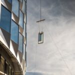 Anbringung der Glaselemente am Bürogebäude „Redmolen“, Kopenhagen