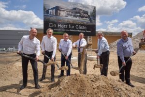 Baubeginn für neues Besucherzentrum: Schüco Welcome Forum
