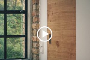 Geschlossen in der Wand – Wingburg Kontura für minimalistische Türdesigns
