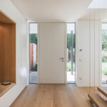 Weber + Hummel Architekten planten für eine junge Familie in Hanglage von Gerlingen eine Villa auf drei Ebenen.