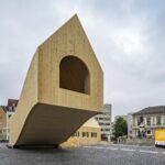 Holzkonstruktion mit Holzsperrplatten Züblin Timber, Fuggerei Augsburg Außenansicht