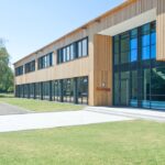 Forstschule, Rottenburg: Fassadengestaltung, Nachhaltigkeit mit Hypridbauweise
