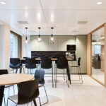 Mint Architecture zeichnen verantwortlich für die Innenarchitektur am neuen Hauptsitz der Bank Avera in Wetzikon.