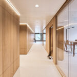 Mint Architecture zeichnen verantwortlich für die Innenarchitektur am neuen Hauptsitz der Bank Avera in Wetzikon.