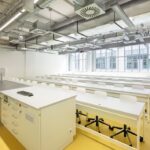 Kautschukböden nora systems im klimafreundlichen Campus der Med Uni Graz, Laborbereich