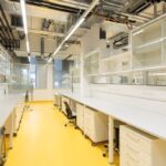 Kautschukböden nora systems im klimafreundlichen Campus der Med Uni Graz, Laborbereich