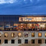 Umbau und Erweiterung mit Glasfassade es China Clubs in Berlin-Mitte