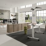 flexible Arbeitswelt WINEA FLOW Steh-Sitz-Tisch
